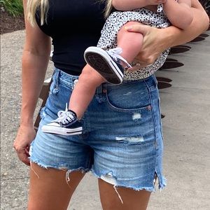 Free People
Makai Cutoff Denim Shorts in Twist & Shout sz 27